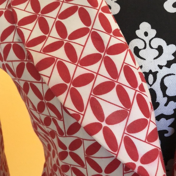 🌹Rare Stunning Silk Lycra Peplum Abstract Red & Off white lined Jacket - Picture 2 of 10